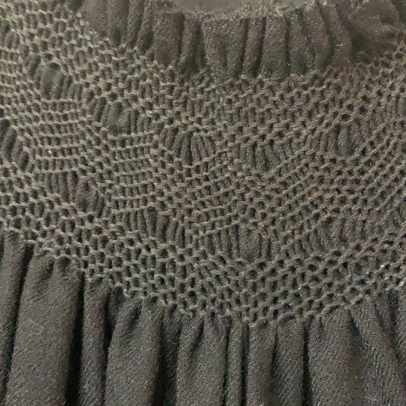 Gary Graham Voluminous Top with Smocked Collar! - Picture 4 of 11